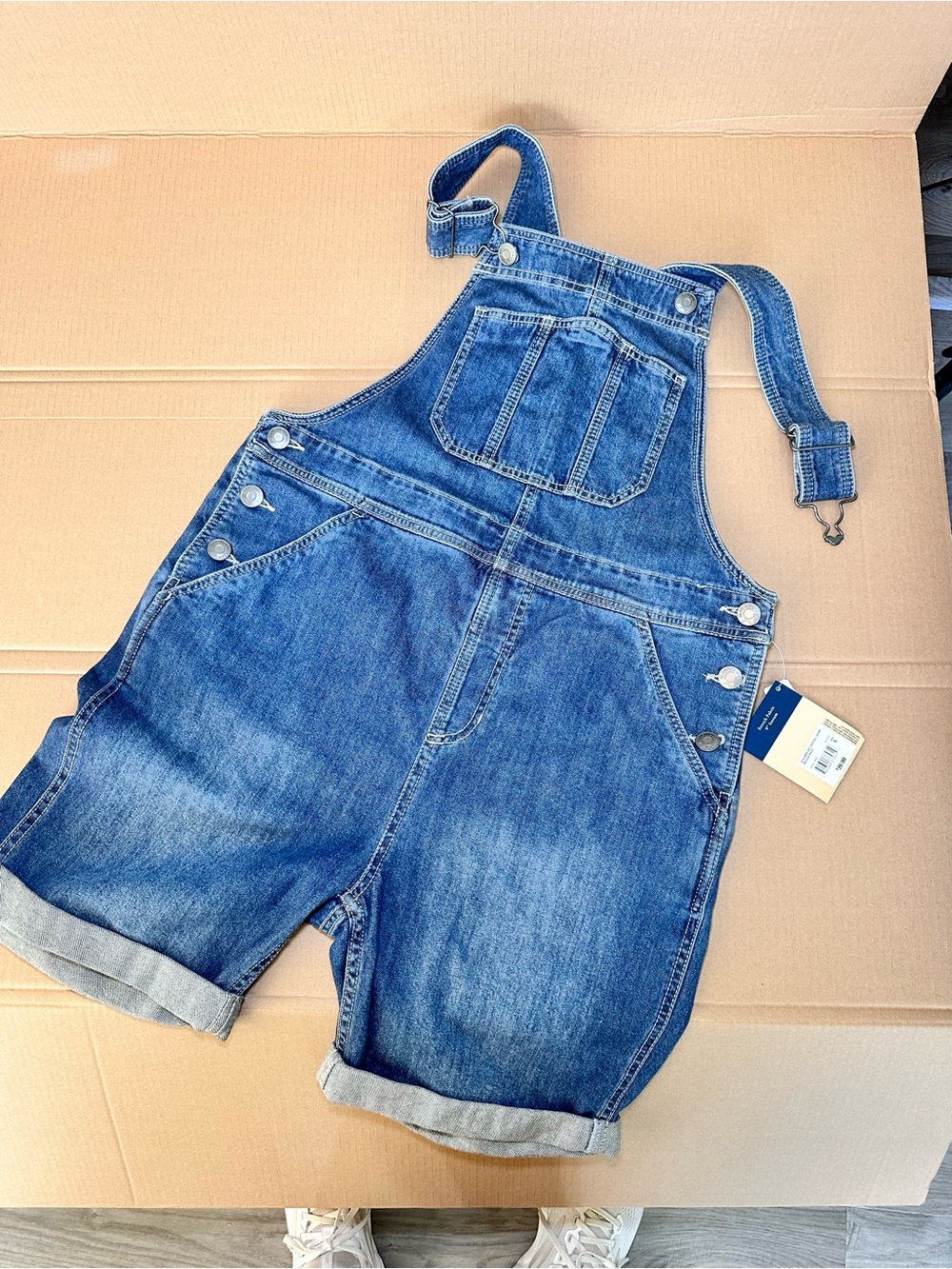 Casual Blue Denim Short Overalls with Front Bib Pocket